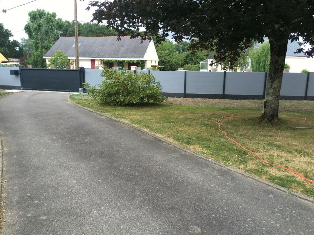TROU TRANCHEE TERRASSEMENT Terrassement Saint Nazaire cloture alu 4