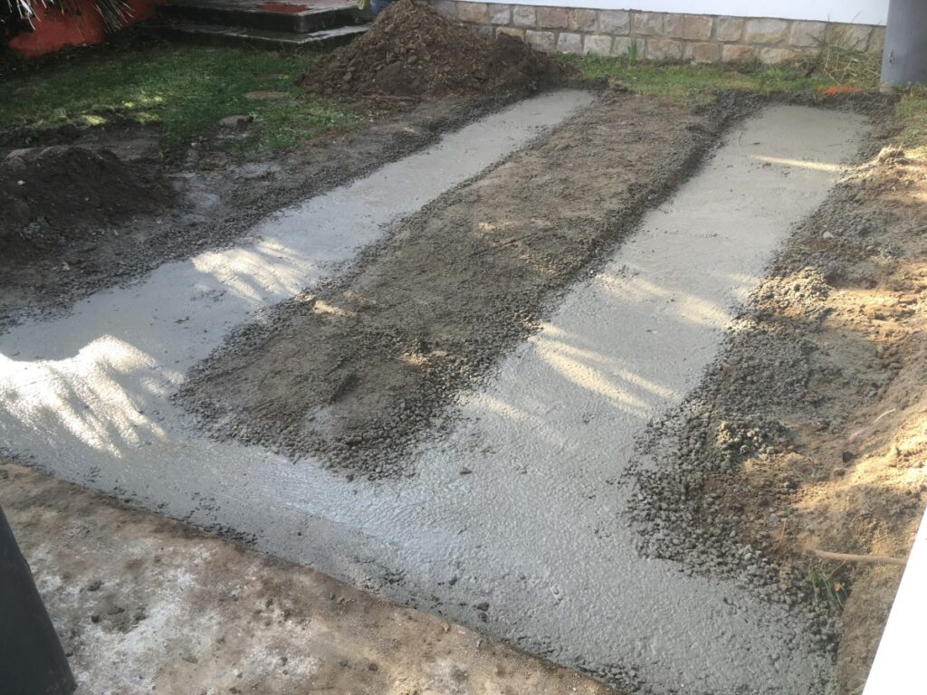 TROU TRANCHEE TERRASSEMENT Terrassement Saint Nazaire preparation allee 3