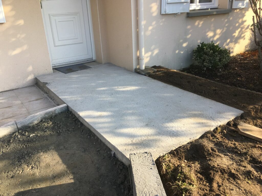 TROU TRANCHEE TERRASSEMENT Terrassement Saint Nazaire preparation enrobe 10