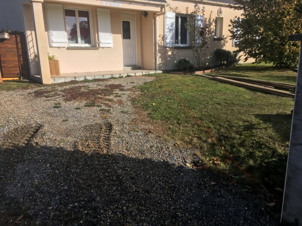 TROU TRANCHEE TERRASSEMENT Terrassement Saint Nazaire preparation enrobe 3