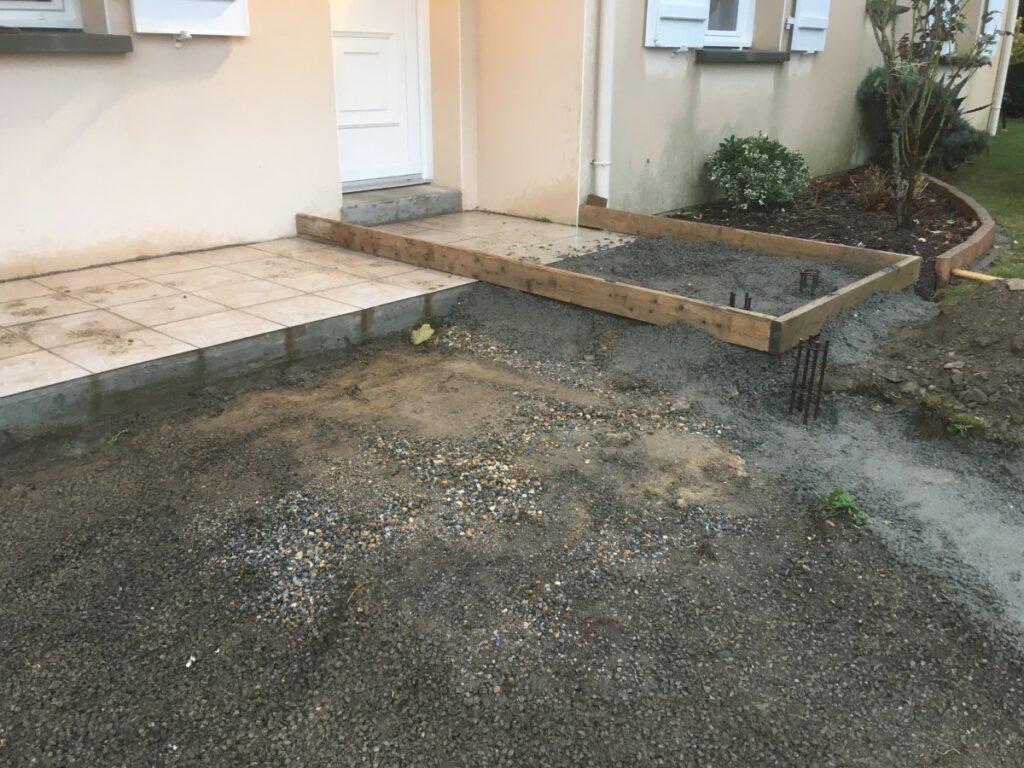 TROU TRANCHEE TERRASSEMENT Terrassement Saint Nazaire preparation enrobe 5