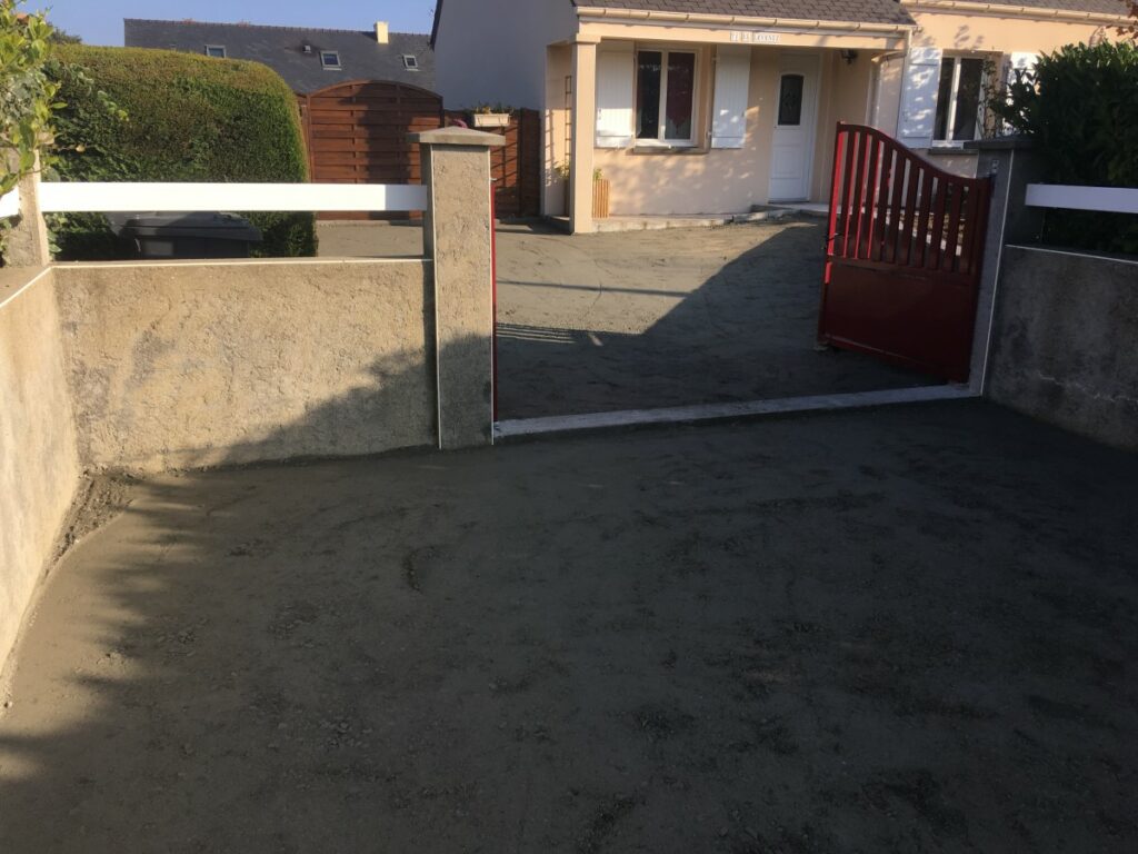 TROU TRANCHEE TERRASSEMENT Terrassement Saint Nazaire preparation enrobe 8