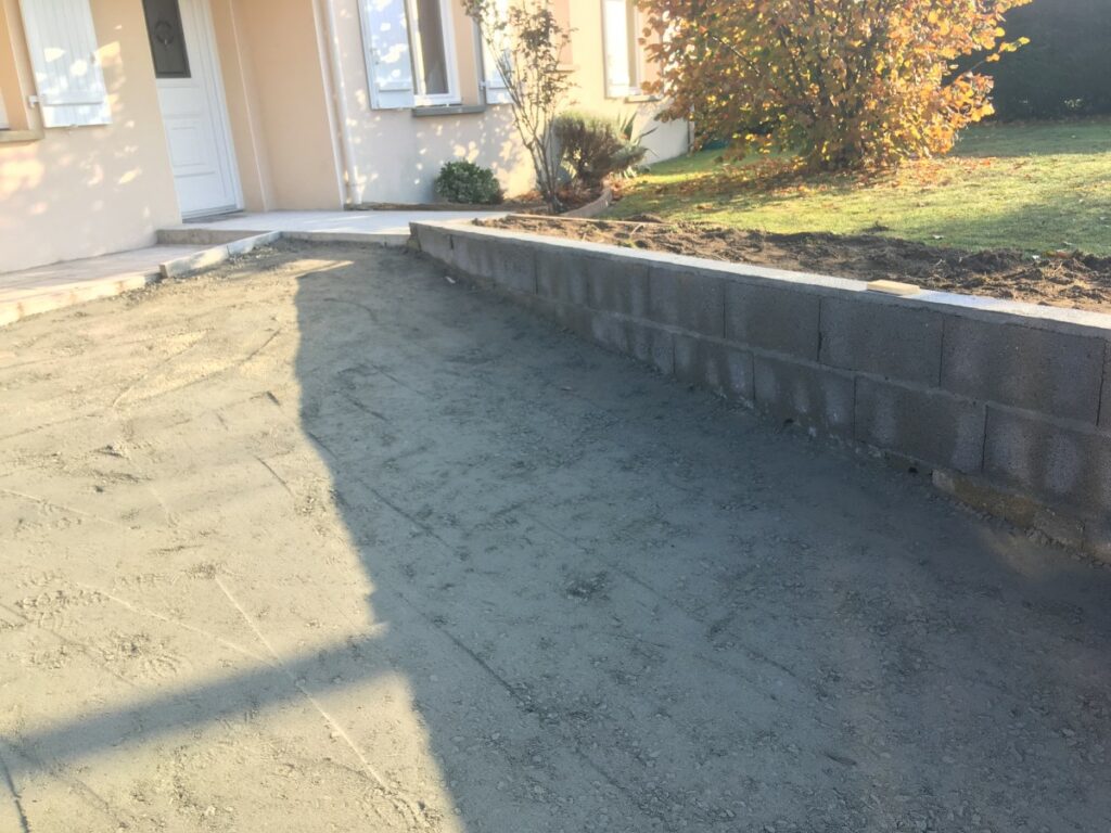 TROU TRANCHEE TERRASSEMENT Terrassement Saint Nazaire preparation enrobe 9
