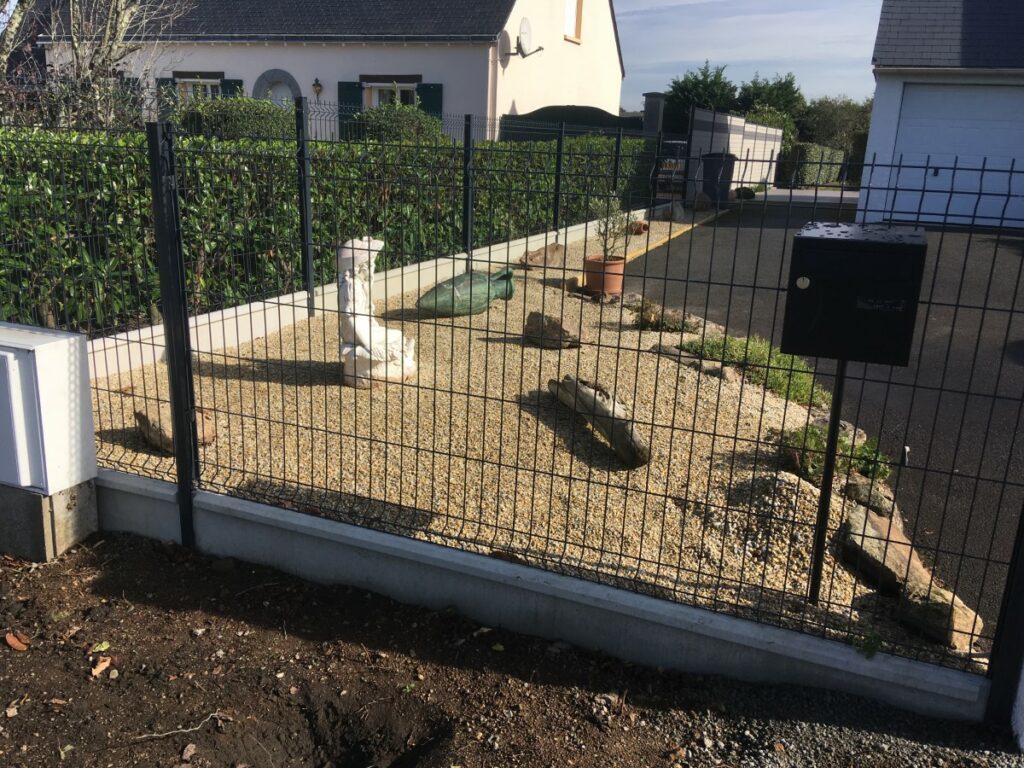 TROU TRANCHEE TERRASSEMENT Terrassement Saint Nazaire remplacement haie pour cloture 3