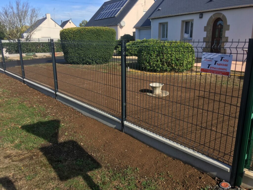 TROU TRANCHEE TERRASSEMENT Terrassement Saint Nazaire remplacement haie pour cloture 4