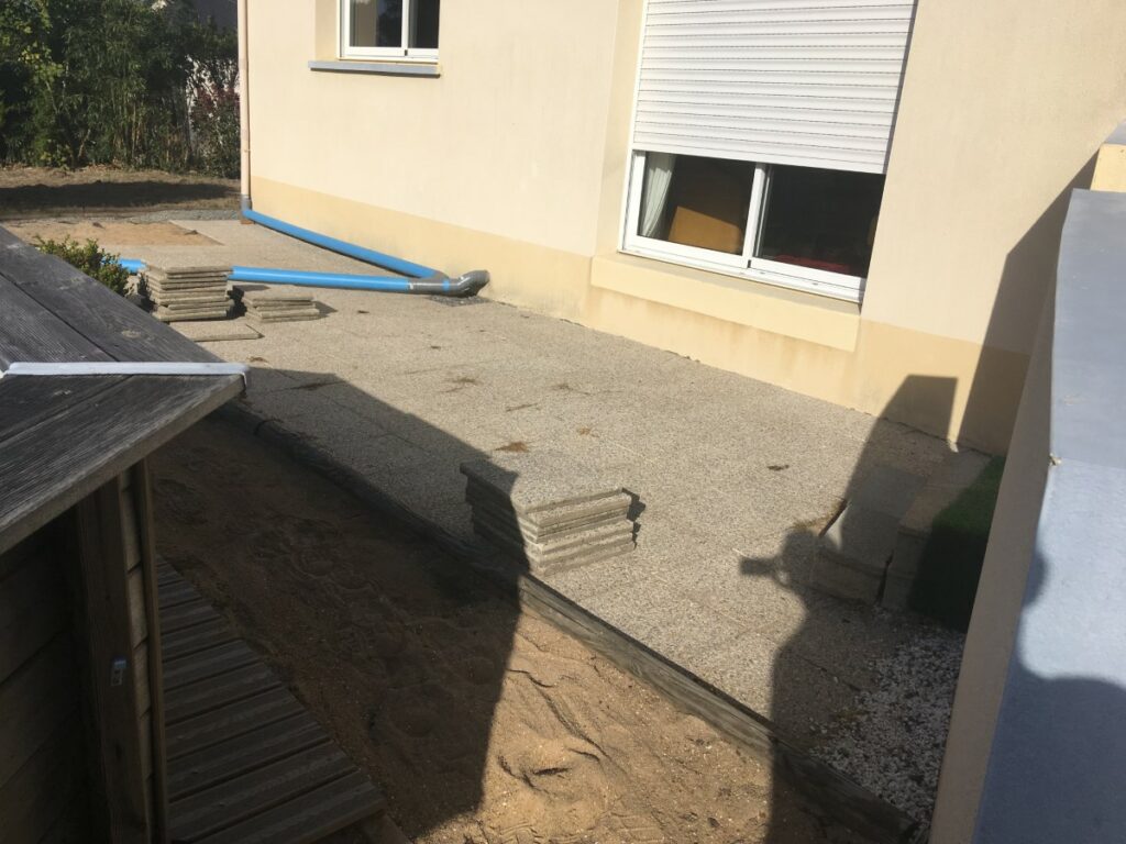 TROU TRANCHEE TERRASSEMENT Terrassement Saint Nazaire terrasse bois 2